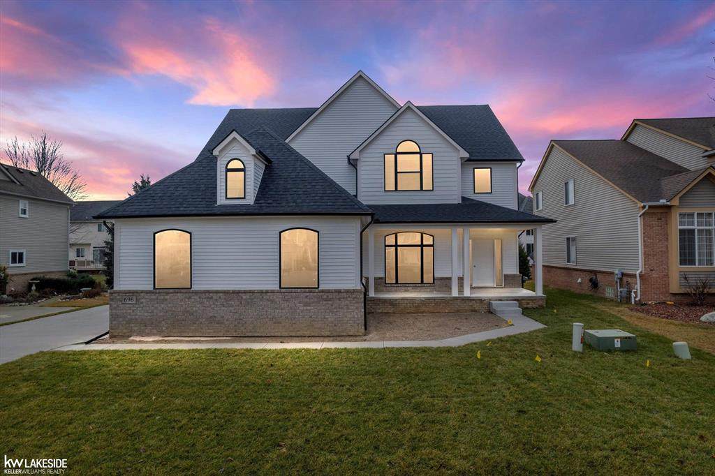 696 Pineridge Ave. - Photo 1