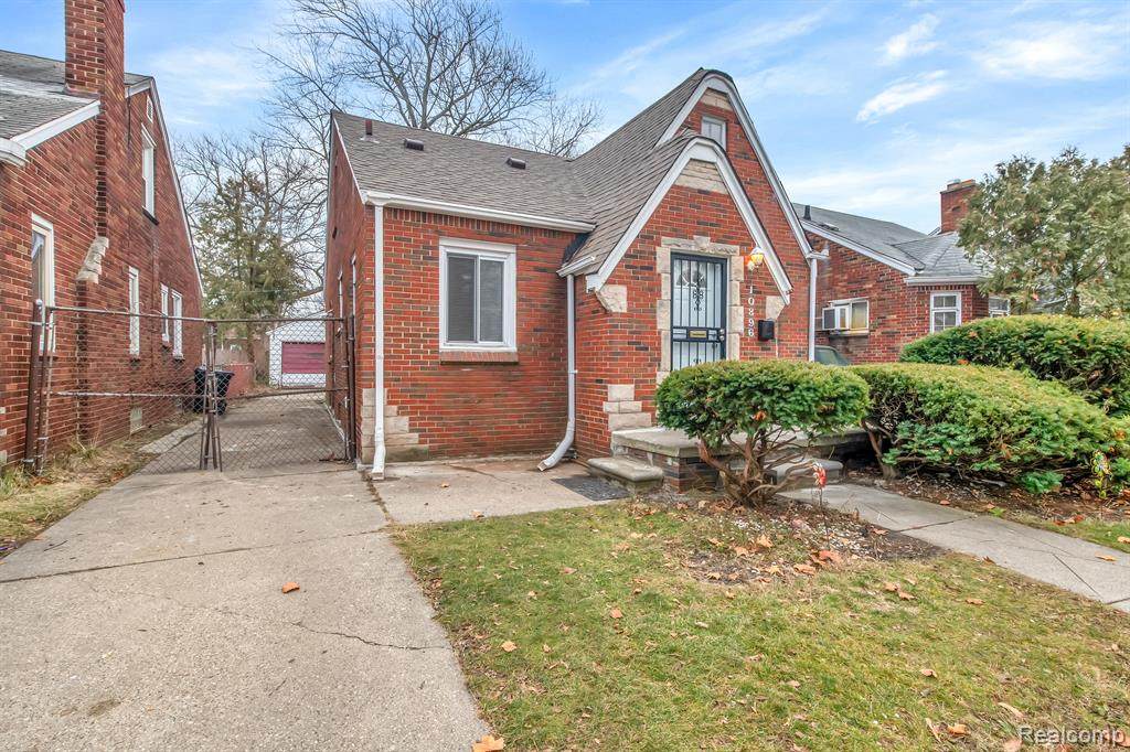 10896 Lakepointe Street - Photo 1