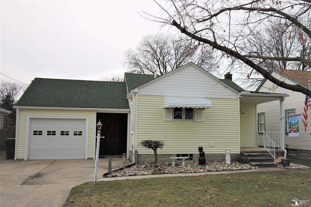 5918 Edgewood - Photo 1