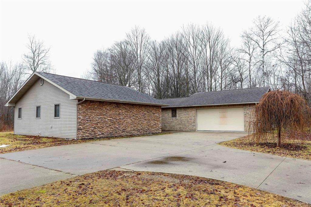 3095 Howard - Photo 1