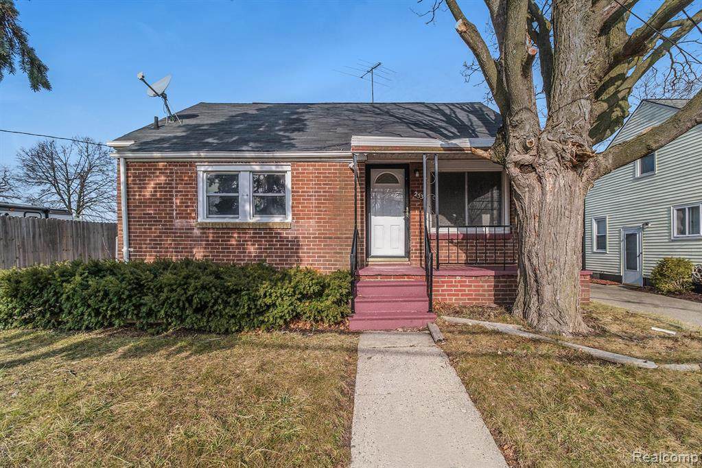 253 Michigan Avenue - Photo 1
