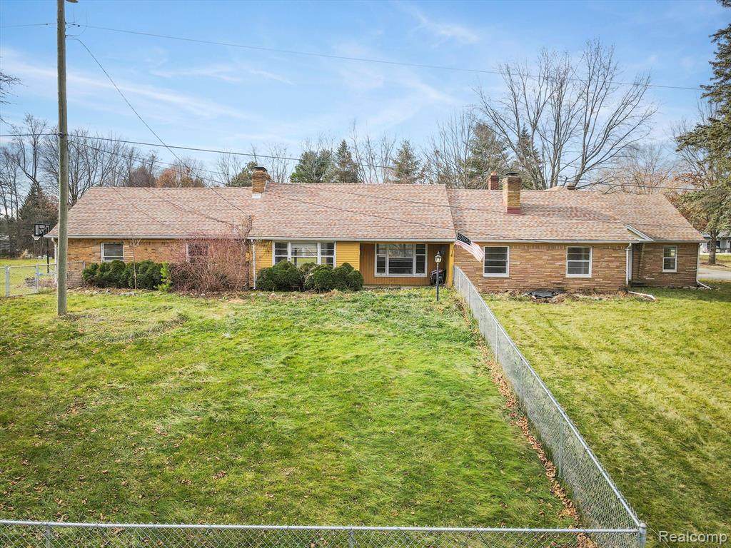796 Rochester Road - Photo 1