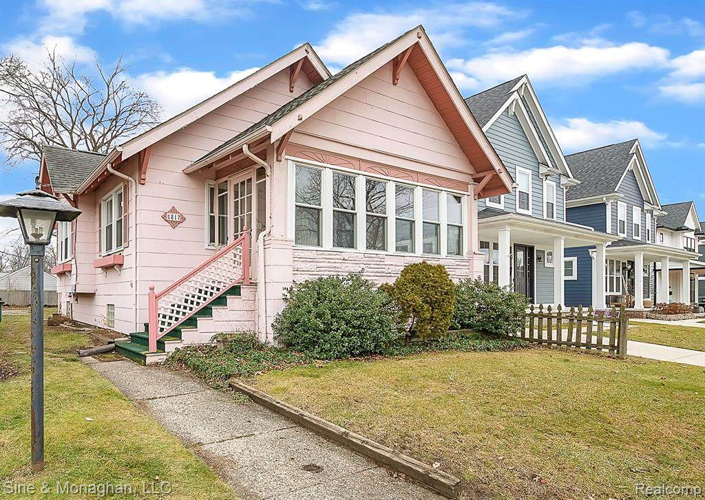 1817 Center Street - Photo 1
