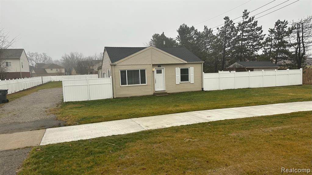 520 Auburn Road - Photo 1