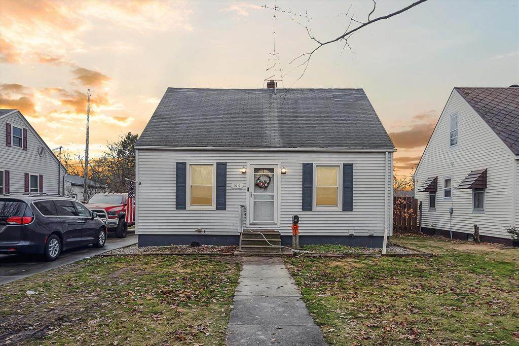1611 Cass Street - Photo 1