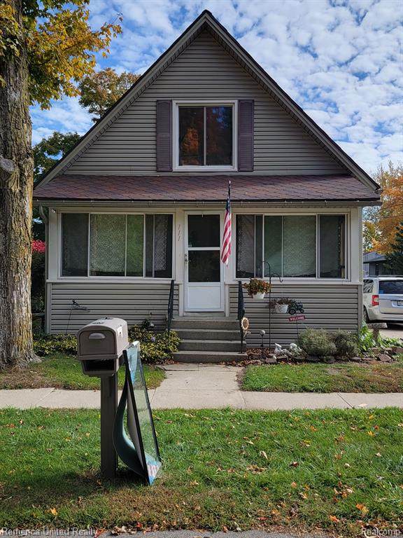 111 Greenleaf - Photo 1