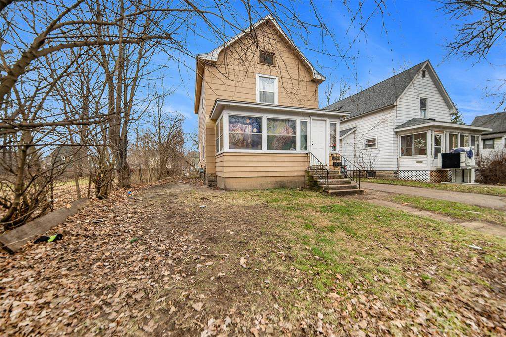 1323 Poplar Place - Photo 1