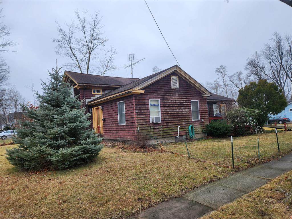 422 Maple Street - Photo 1