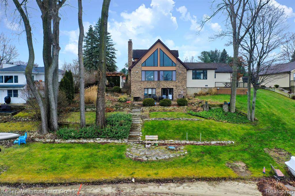 5040 Island View Drive - Photo 1