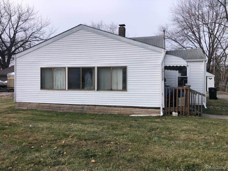29827 Gloria Street - Photo 1