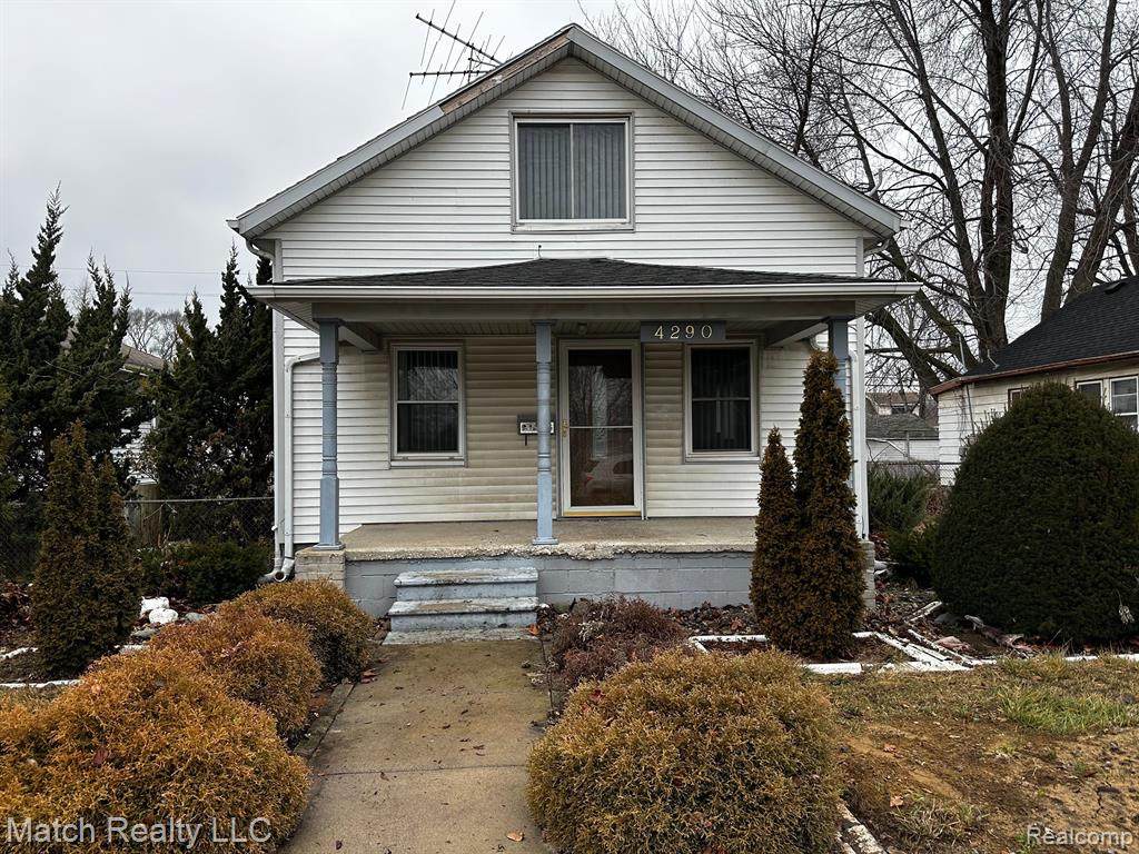 4290 6TH Street - Photo 1