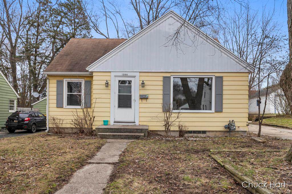 1300 Herrick Avenue - Photo 1