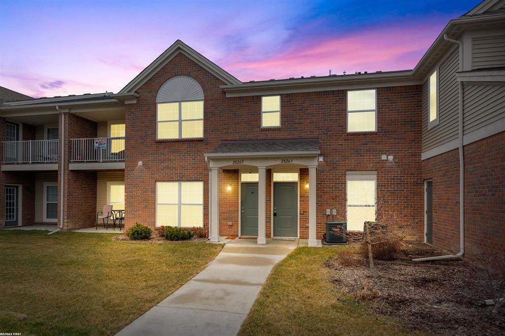 28263 Pointe - Photo 1
