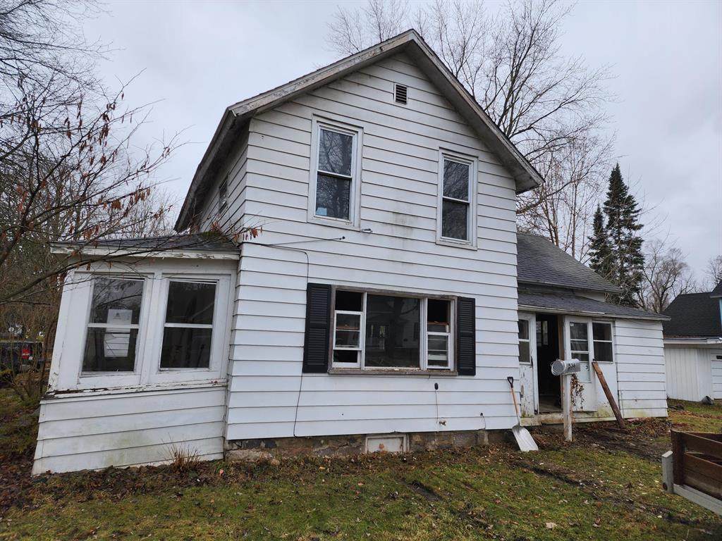 536 Bond Street - Photo 1