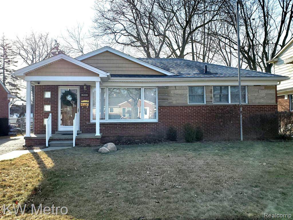 1608 Ottawa Drive - Photo 1