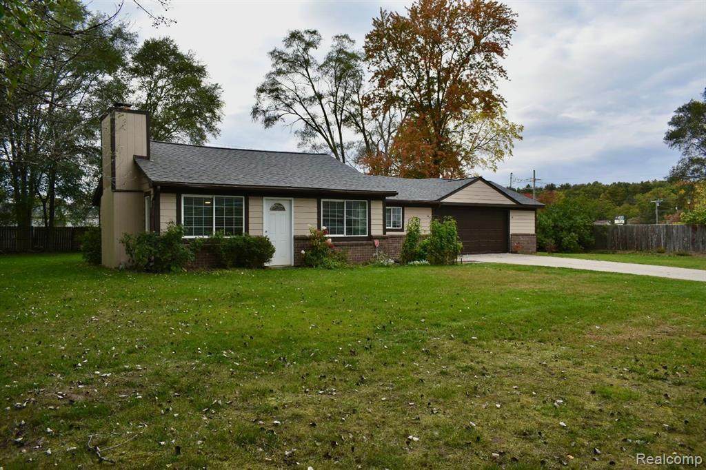 4669 Rockcroft Boulevard - Photo 1