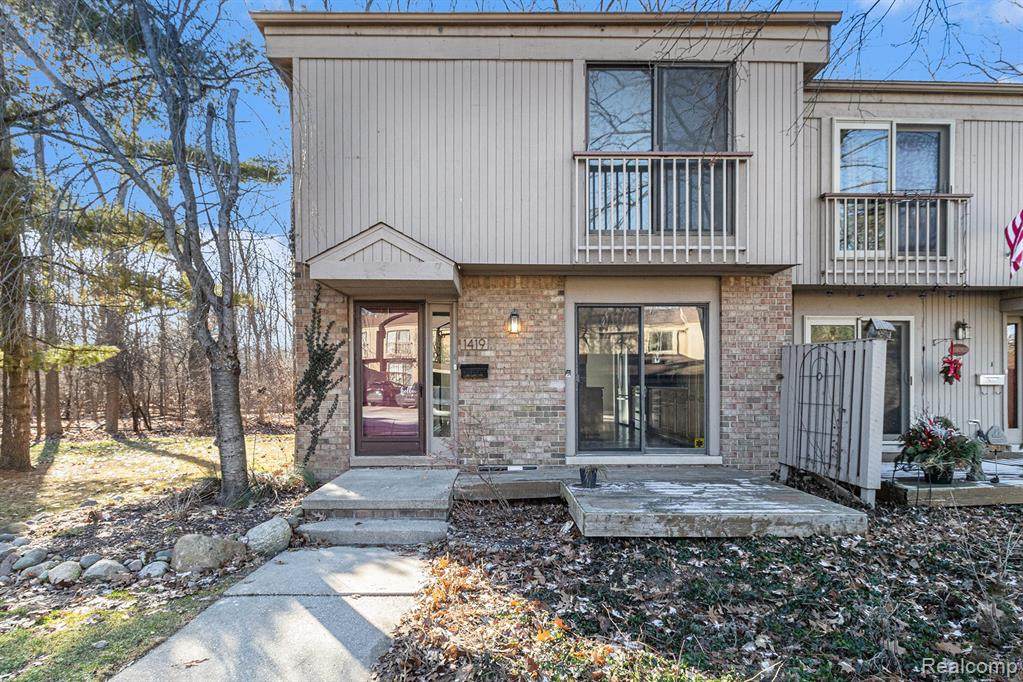 1419 Oakbrook Drive - Photo 1