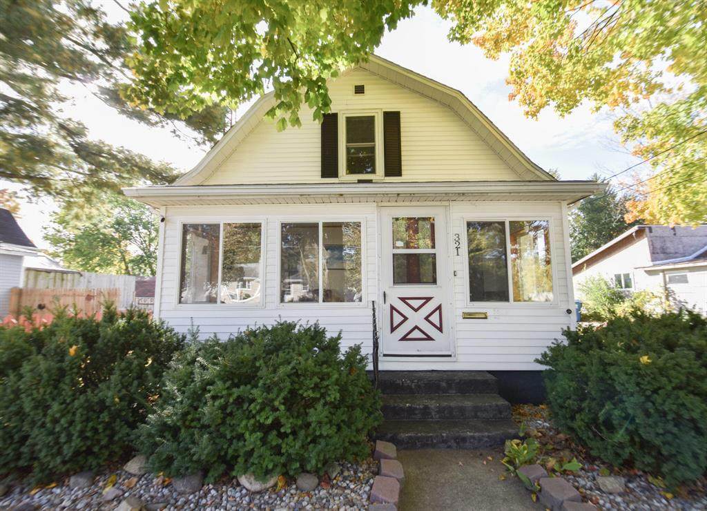 321 Lincoln Street - Photo 1