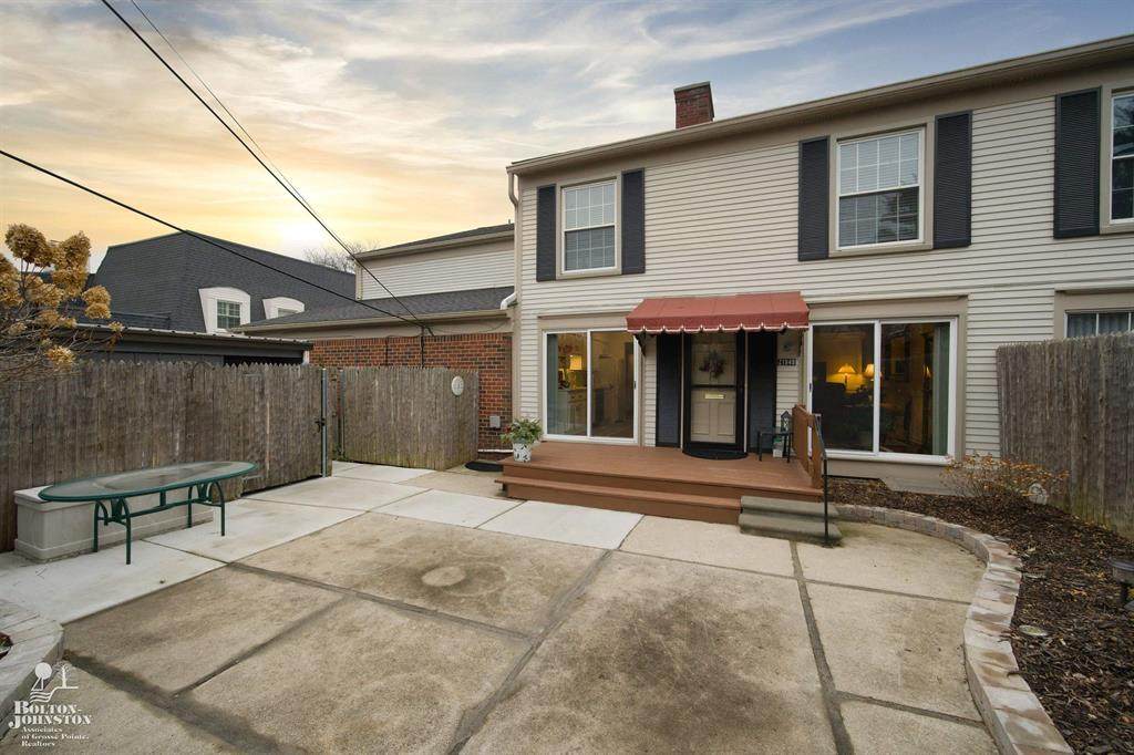 21949 Shorepointe - Photo 1