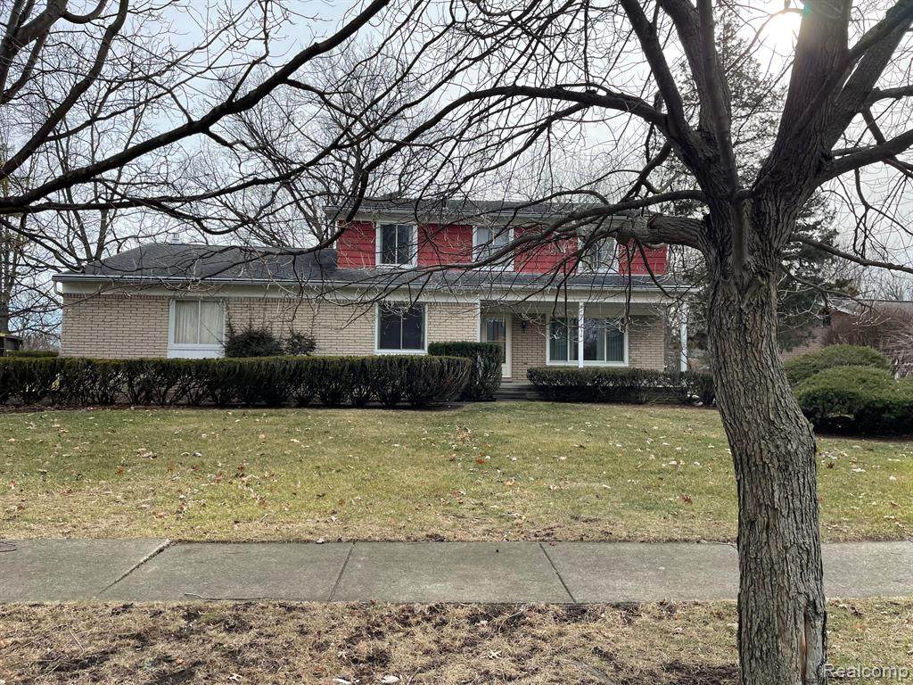 21811 Canterbury Avenue - Photo 1