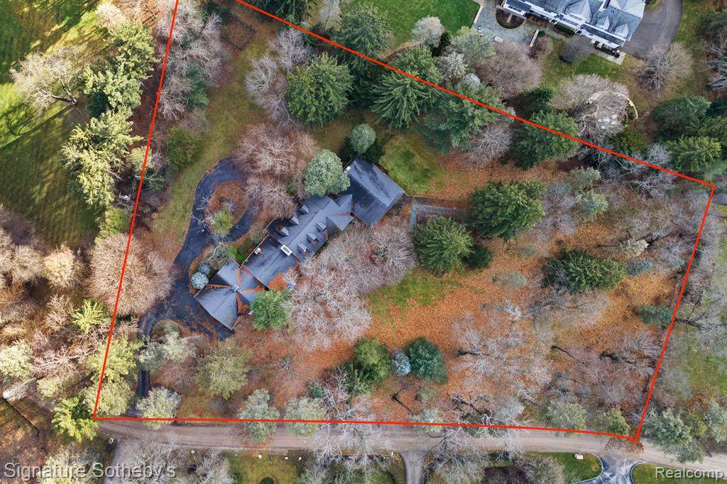 924 Ridgewood Road - Photo 1
