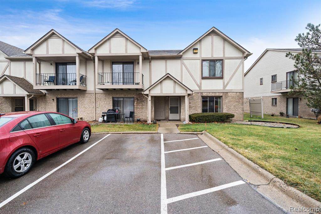 38541 Wellington Drive - Photo 1