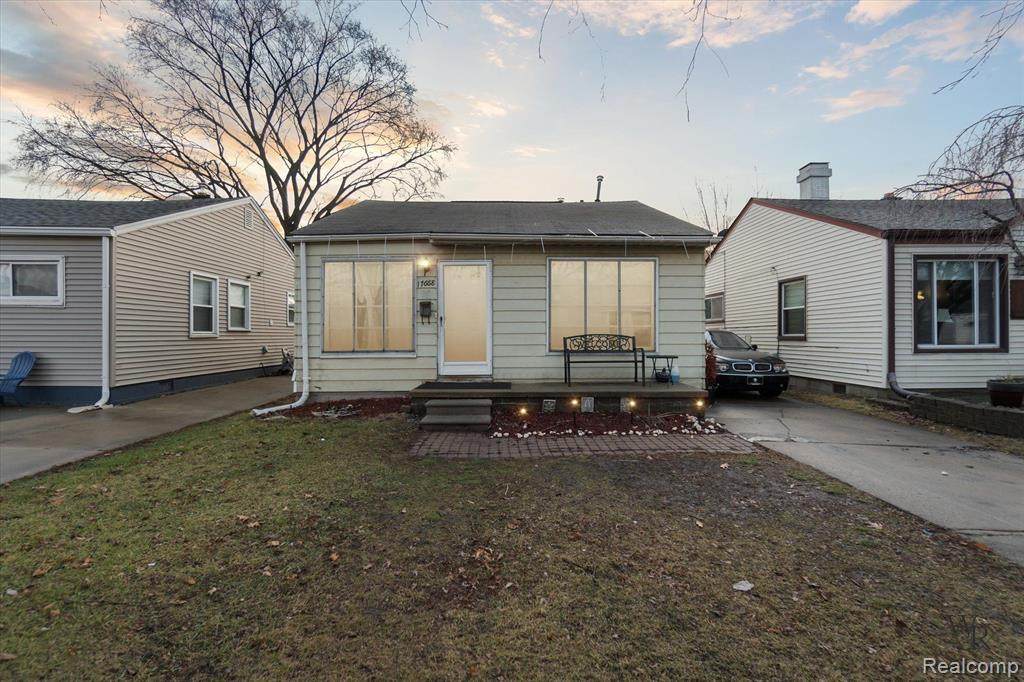 17668 Robert Street - Photo 1