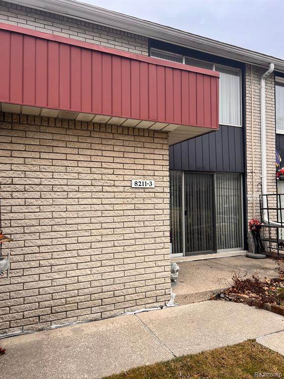 8211 Karam Boulevard - Photo 1