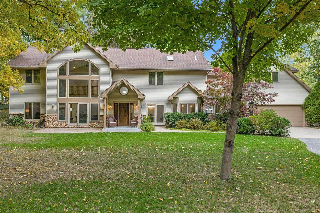 6051 Horizon Heights Drive - Photo 1
