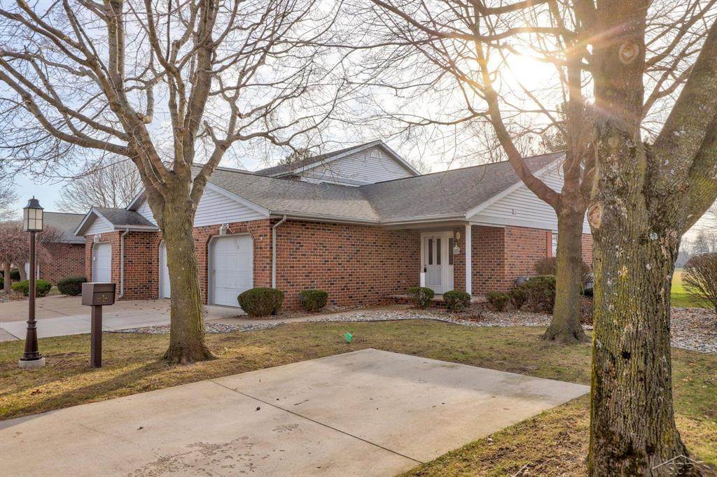 11 Wilshire Dr - Photo 1