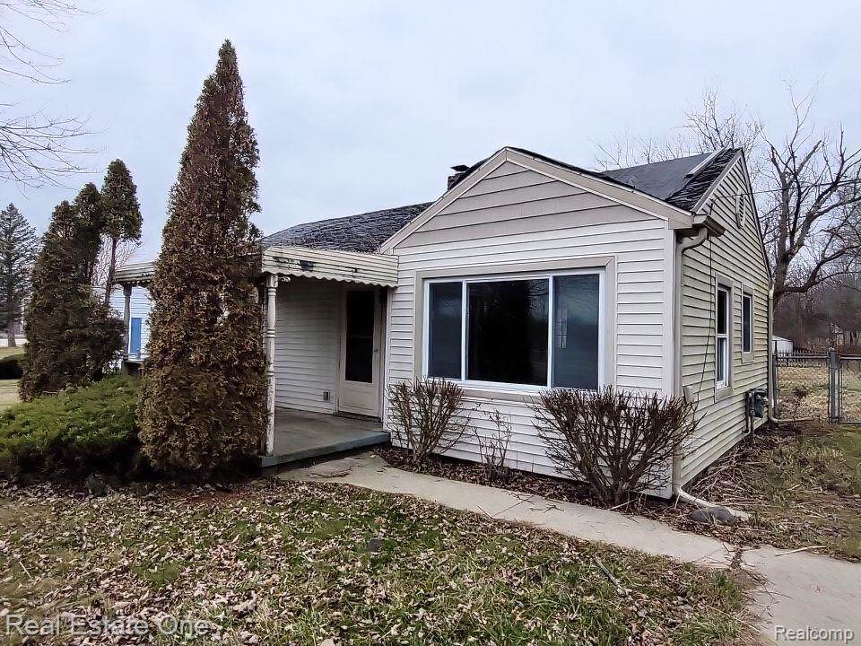 25618 Middlebelt Road - Photo 1