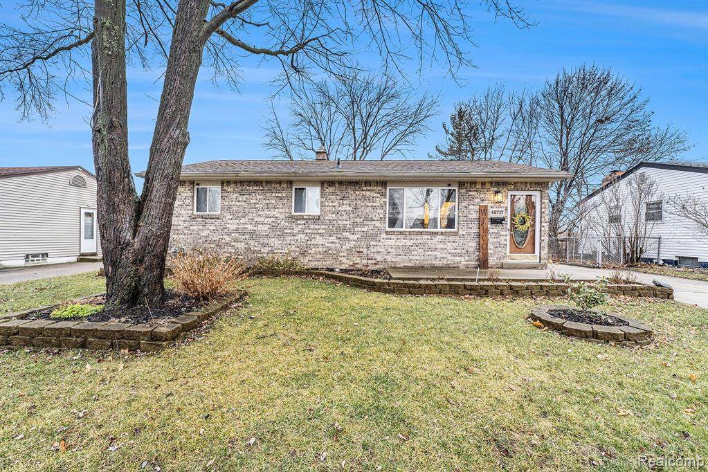 42717 Fortner Drive - Photo 1