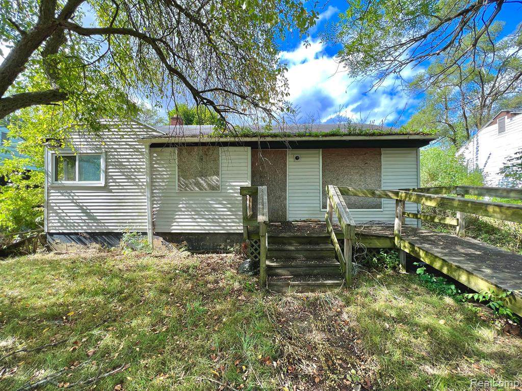 4539 Trumbull Drive - Photo 1