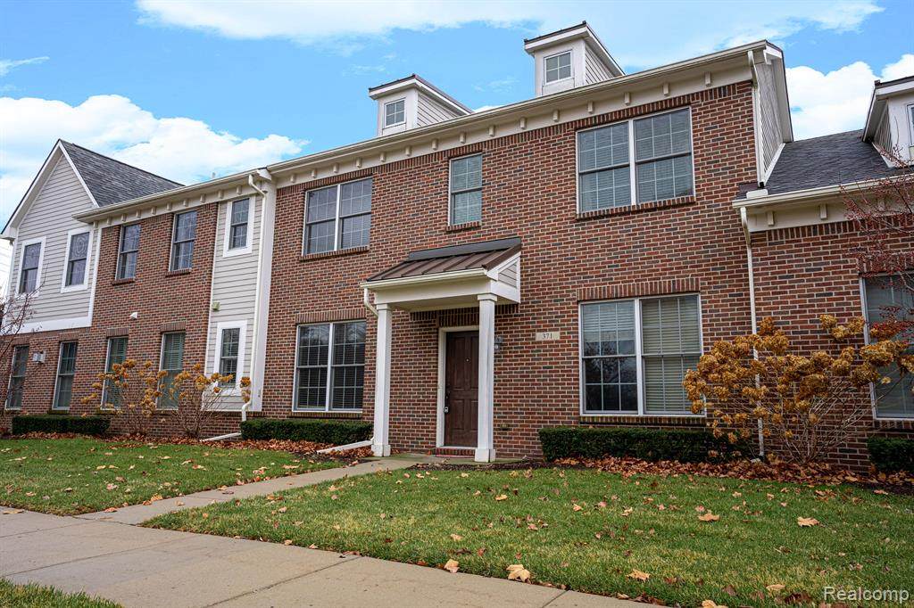 371 Windmill Drive - Photo 1