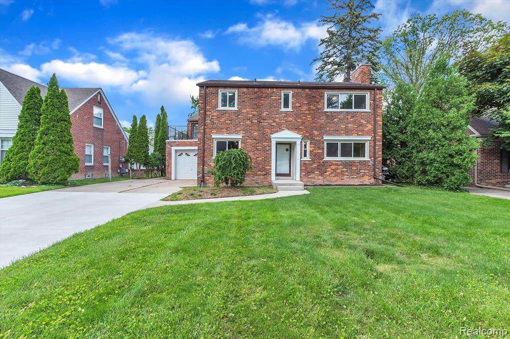 1058 Roslyn Road - Photo 1