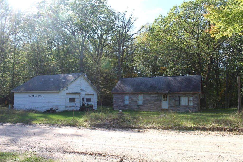 1811 Shepperd Road - Photo 1