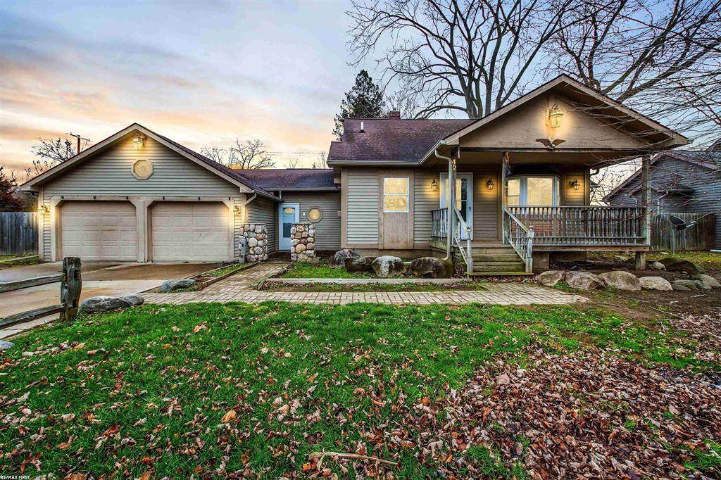 42 Theda Ave - Photo 1