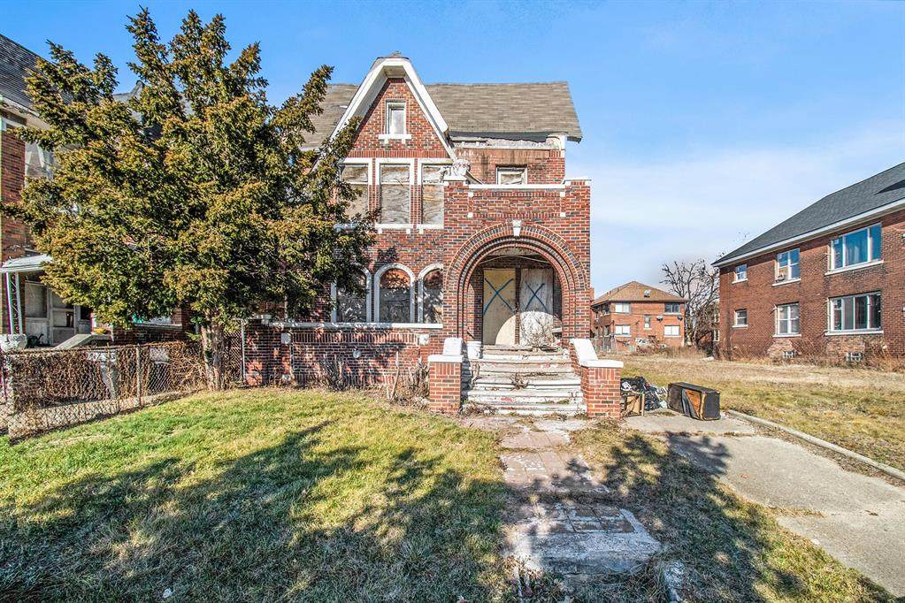 3250 Elmhurst Street - Photo 1