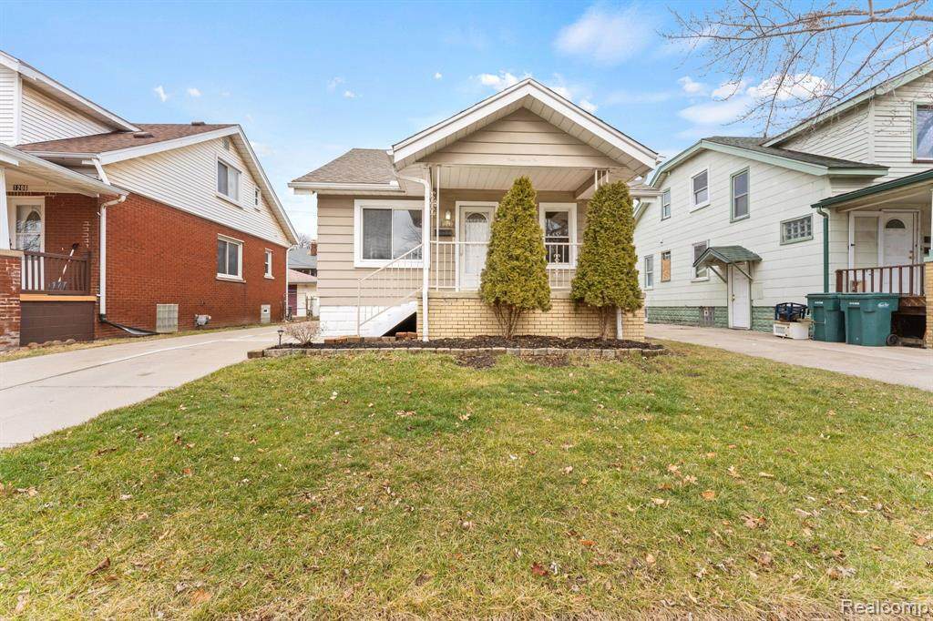 1202 Lincoln Avenue - Photo 1