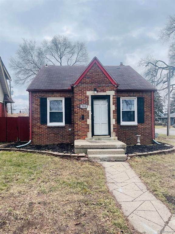 985 Lincoln Avenue - Photo 1