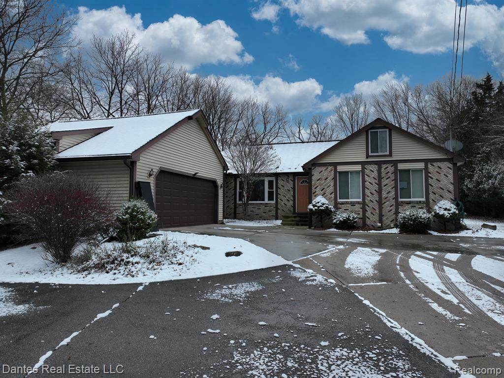 909 Shiawassee Avenue - Photo 1