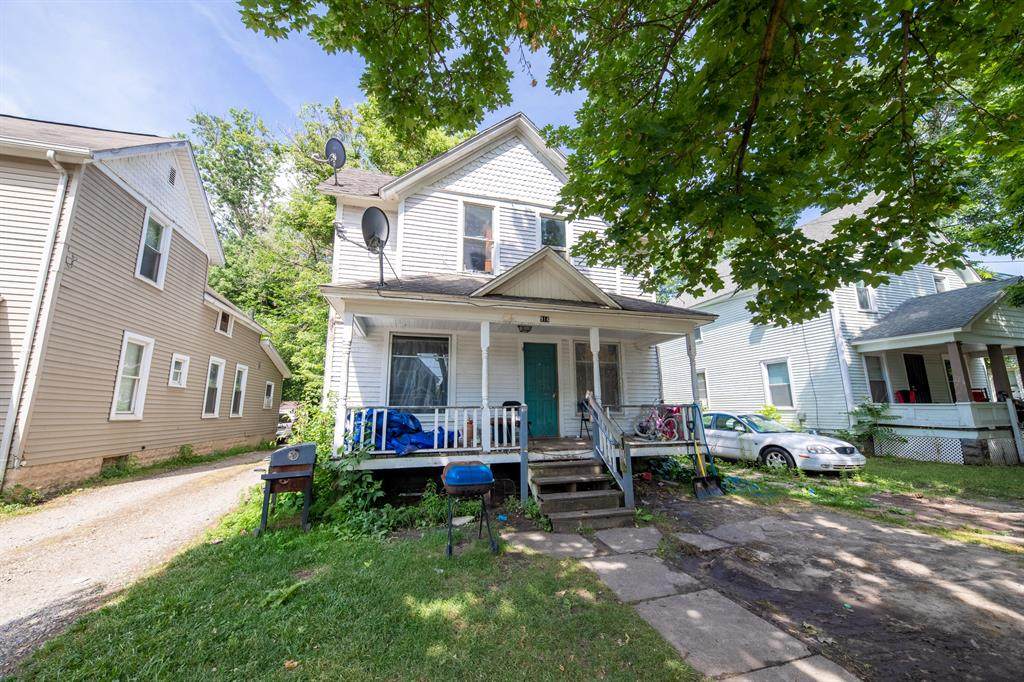 914 Clarence Street - Photo 1