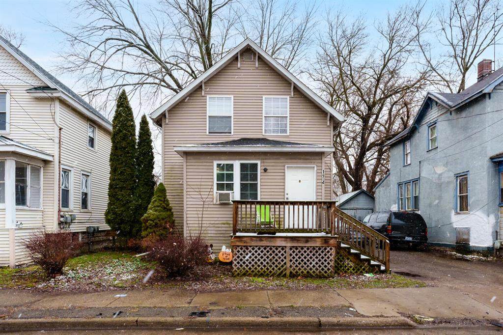122 Stockbridge Avenue - Photo 1