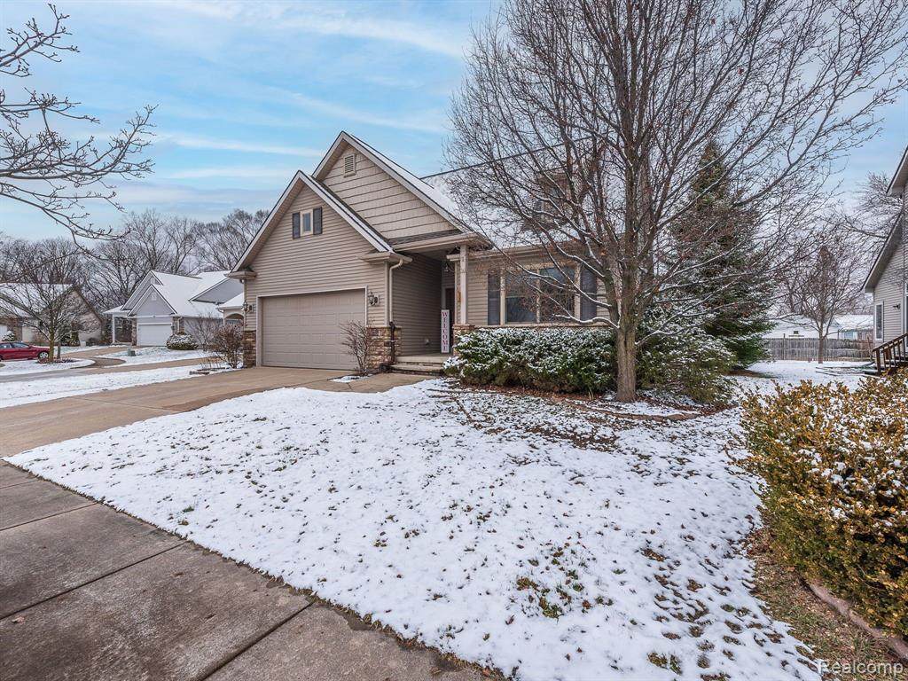 650 Creekside Court - Photo 1