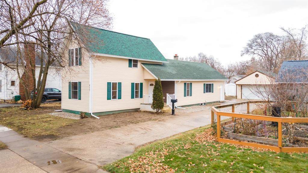 617 Mason - Photo 1