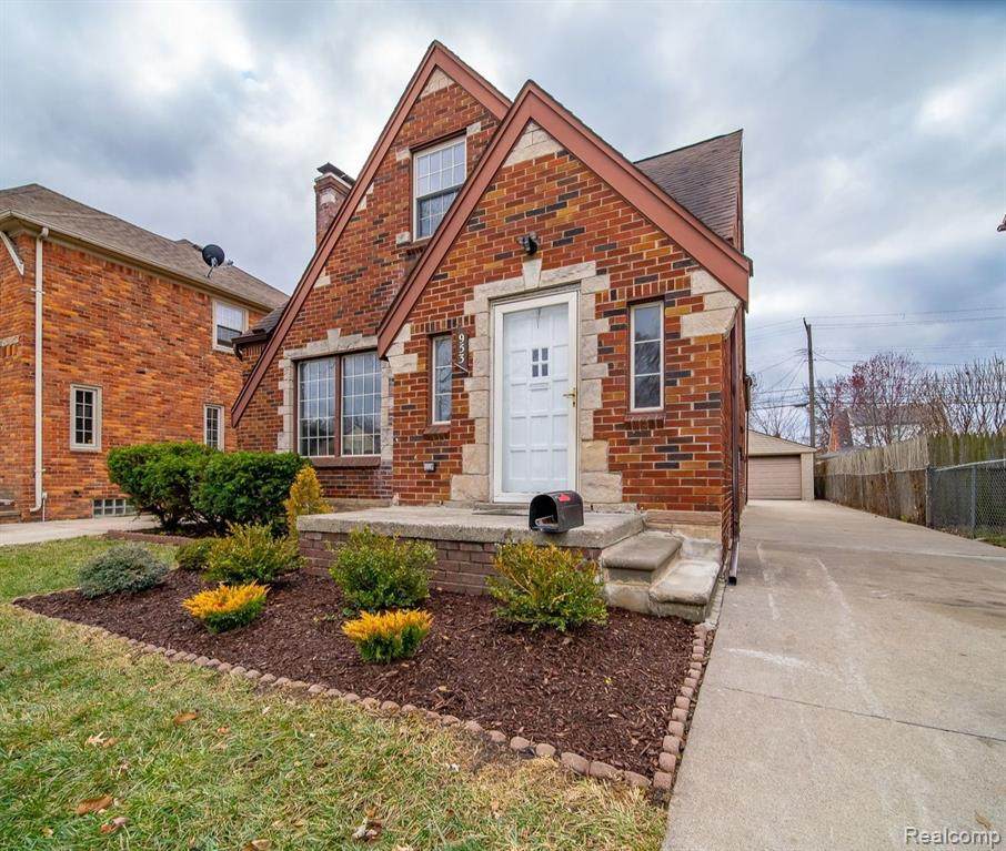 953 Emmons Boulevard - Photo 1