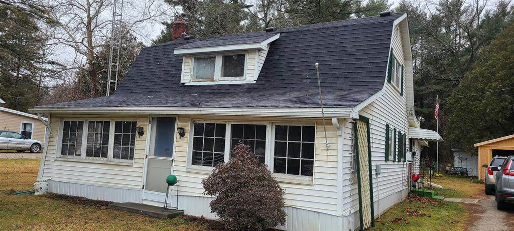5022 Lakeshore - Photo 1
