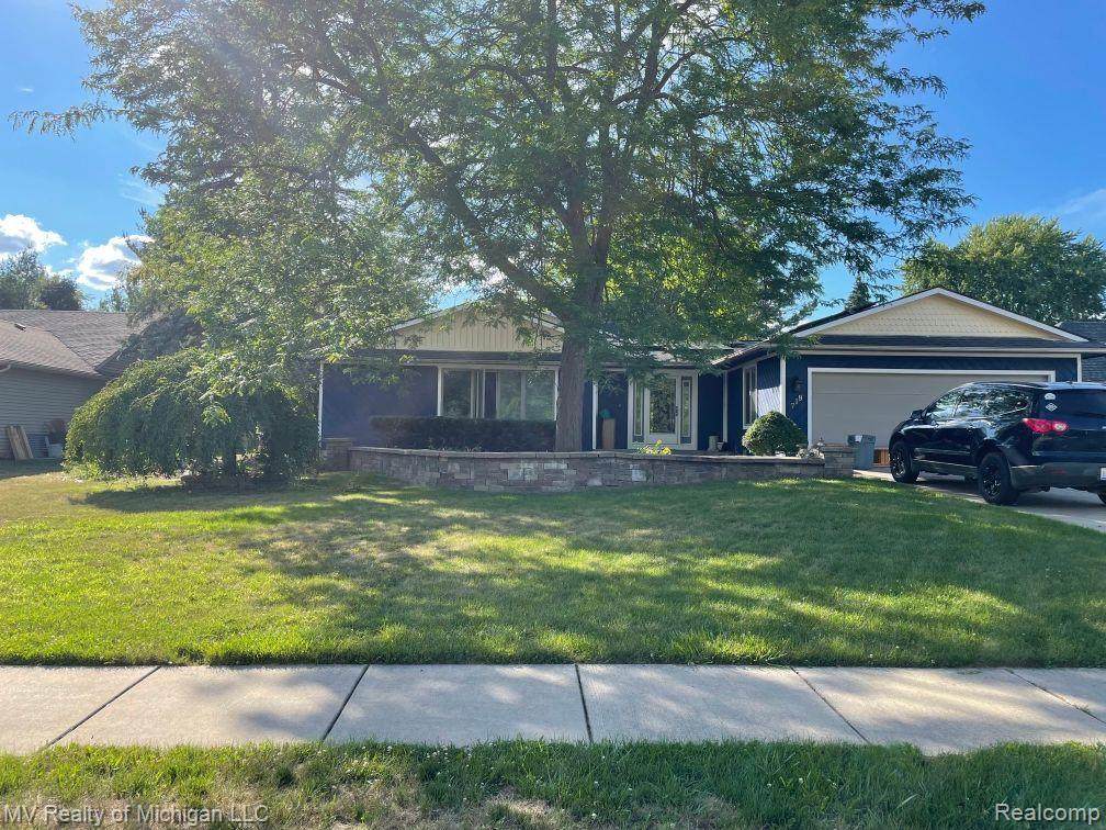 719 Riverside Drive - Photo 1