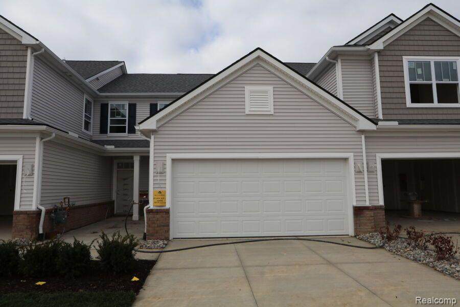 303 Angus Lane - Photo 1