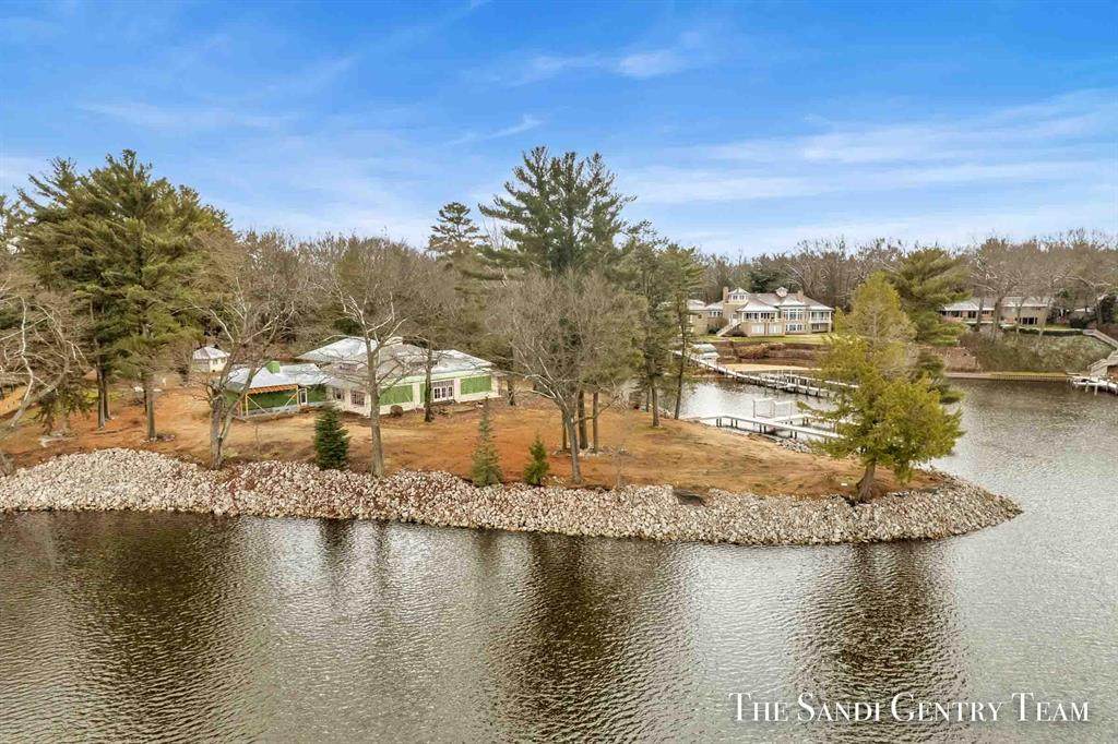 18911 Fruitport Road - Photo 1
